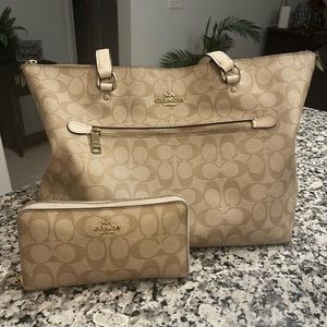 Coach tote and wallet